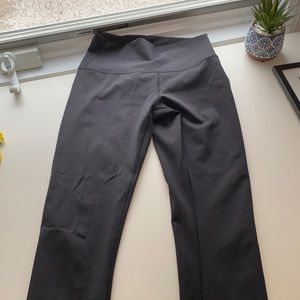 black lulu lemon cropped align leggings